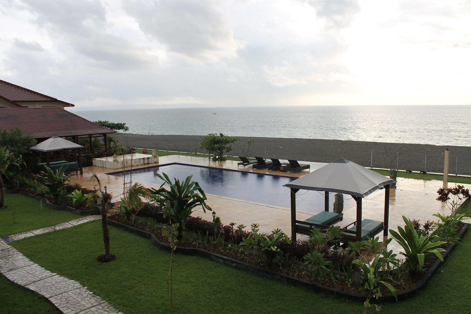 Lombok Beach Villa Mangsit Eksteriør billede