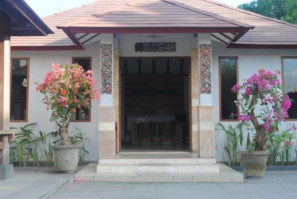 Lombok Beach Villa Mangsit Eksteriør billede