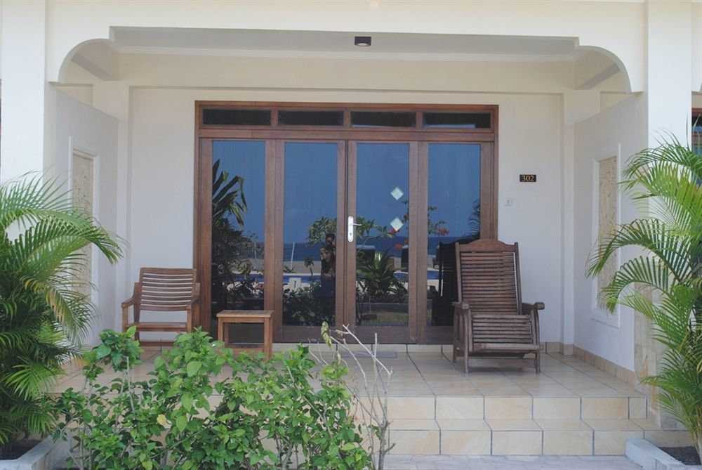 Lombok Beach Villa Mangsit Eksteriør billede