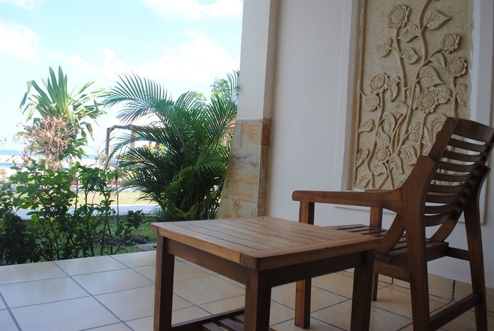 Lombok Beach Villa Mangsit Eksteriør billede