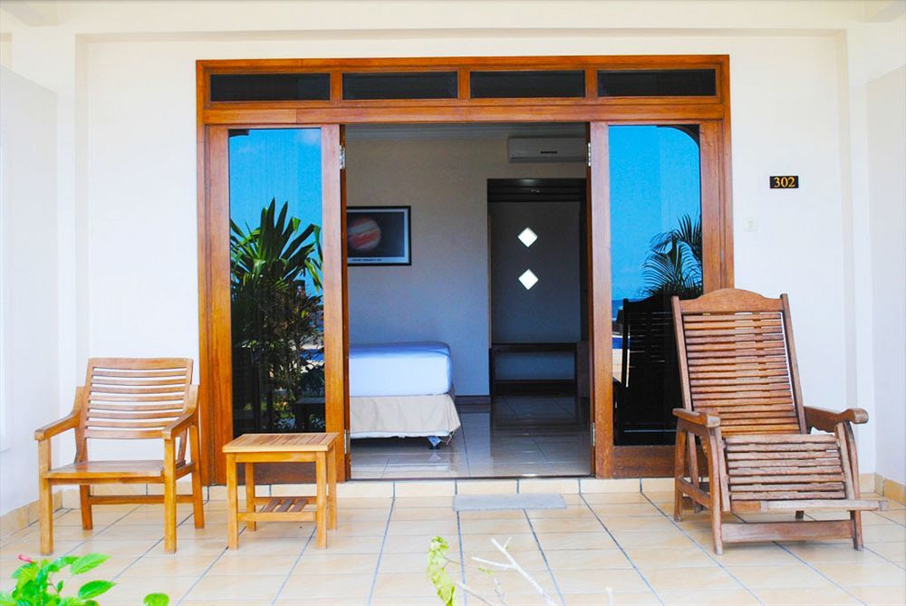 Lombok Beach Villa Mangsit Eksteriør billede